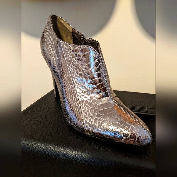 Sam Edelman Whitely bootie in Pewter Boa - Picture 2 of 5